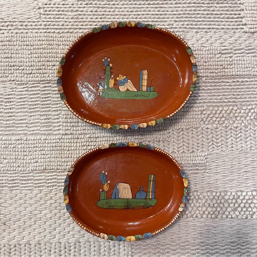Vintage Mexican Tlaquepaque Hand-Painted Oval Nesting Dishes